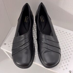 Clarks Collection Black Slip On Women's Leather Wedge Loafer Size 9 Medium